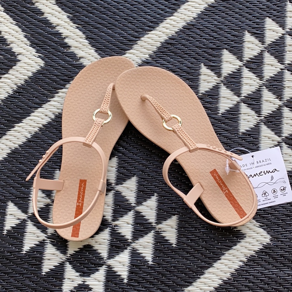NWT Ipanema Charm Sandal Ivory Link